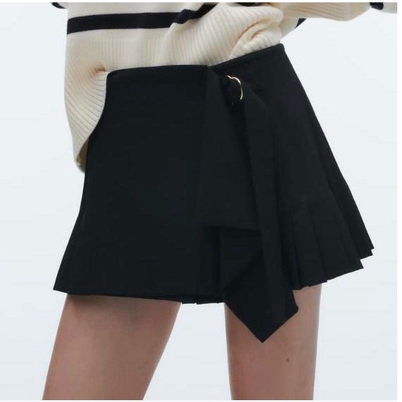 ZARA LIMITED EDITION ASYMMETRICAL PLEATED MINI SKIRT